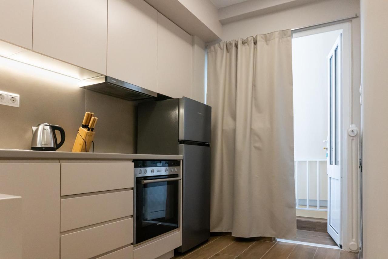 Elegant Suite - Пирей Экстерьер фото